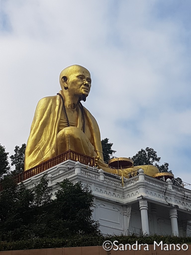 thaïlande temple moine architecte kruba Chiviha