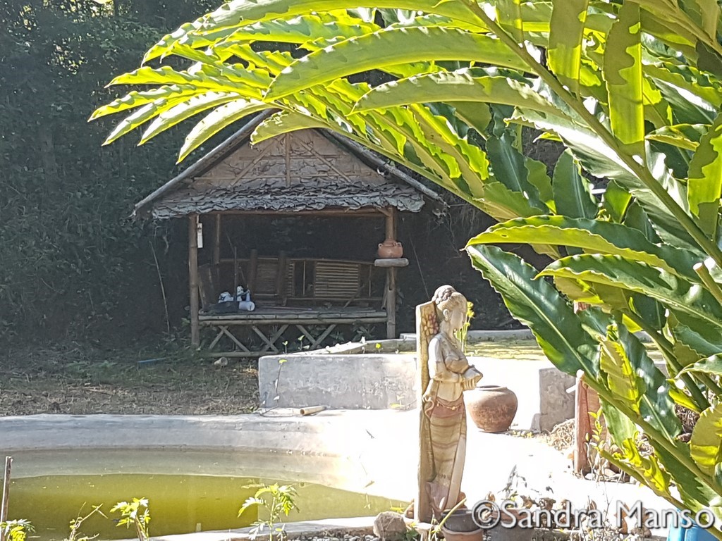 thaïlande salon méditation statue femme