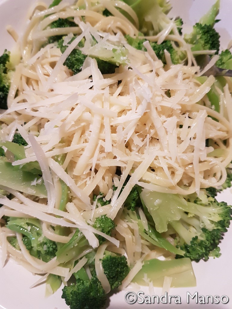 Thaïlande pâte brocoli parmesan